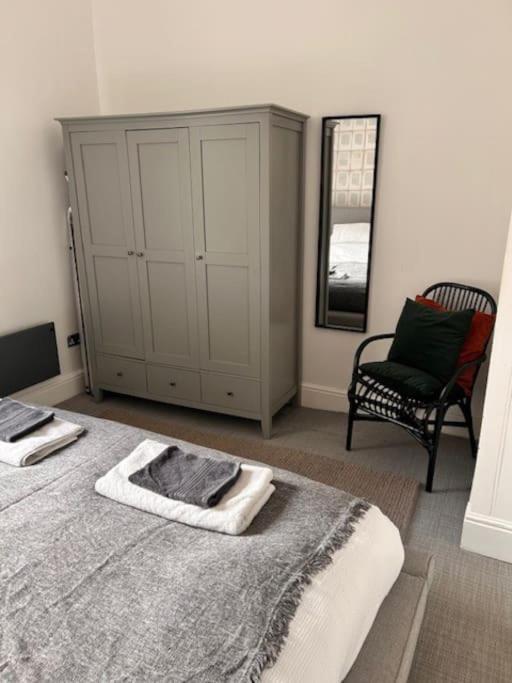Modern Apartment Within Historic Chester City Walls ภายนอก รูปภาพ