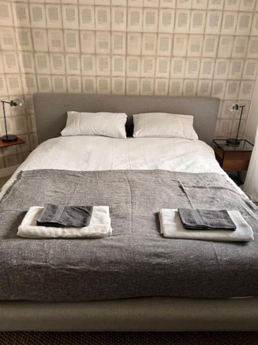Modern Apartment Within Historic Chester City Walls ภายนอก รูปภาพ